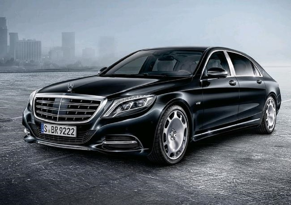 奔驰s极凭借完美的外观,优越的性能,舒适的空间等优势驰骋天下.