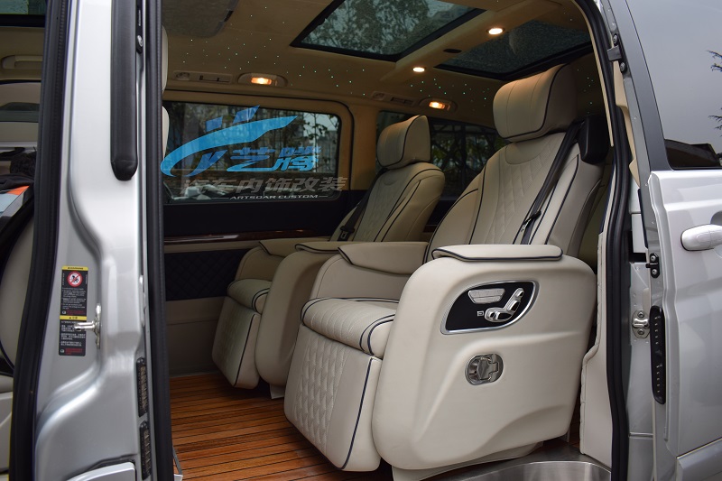 老款商务车奔驰唯雅诺内饰改装升级案例展示